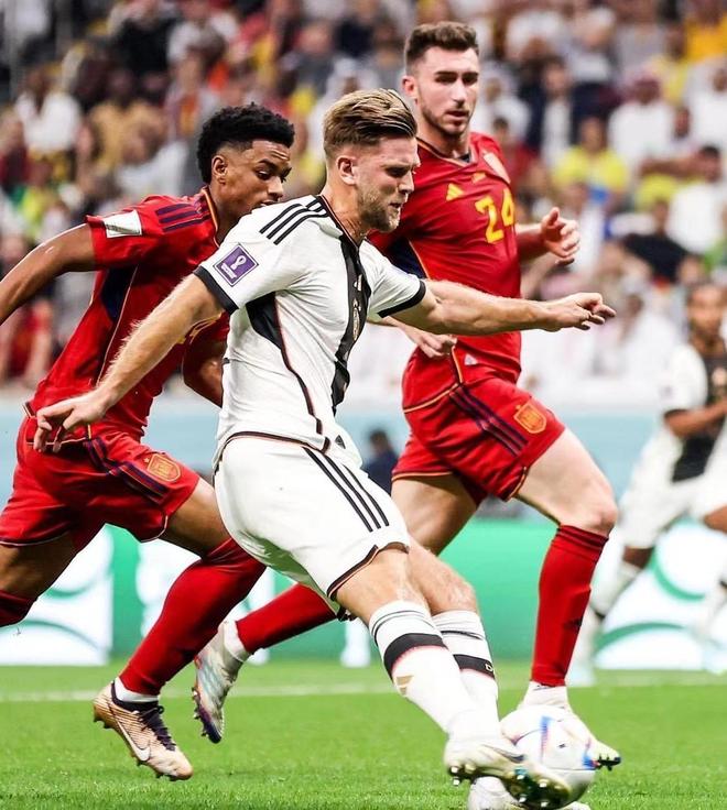 【视频】7月27日LPL夏季赛战果：IG零封TES、SN、LNG涉险过关