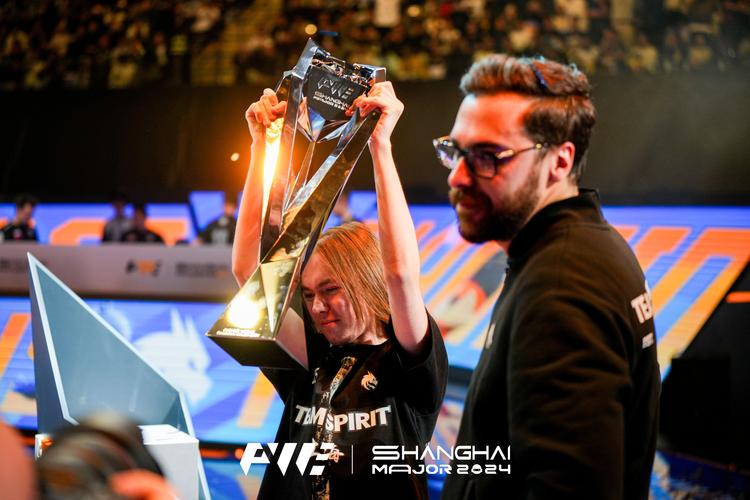 幽默的哈基虎！ Xiaohu ：如果我在第三场比赛中优化我的Sylas，玩起来会容易得多。